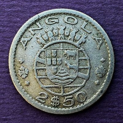 Angola - Moneda 2 y 1/2...